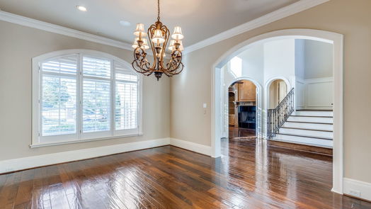 The Woodlands 2-story, 5-bed 10 Player Green Place-idx