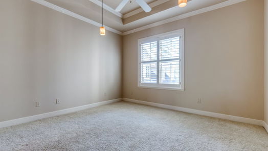 The Woodlands 2-story, 5-bed 10 Player Green Place-idx