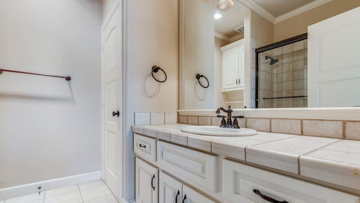 The Woodlands 2-story, 5-bed 10 Player Green Place-idx