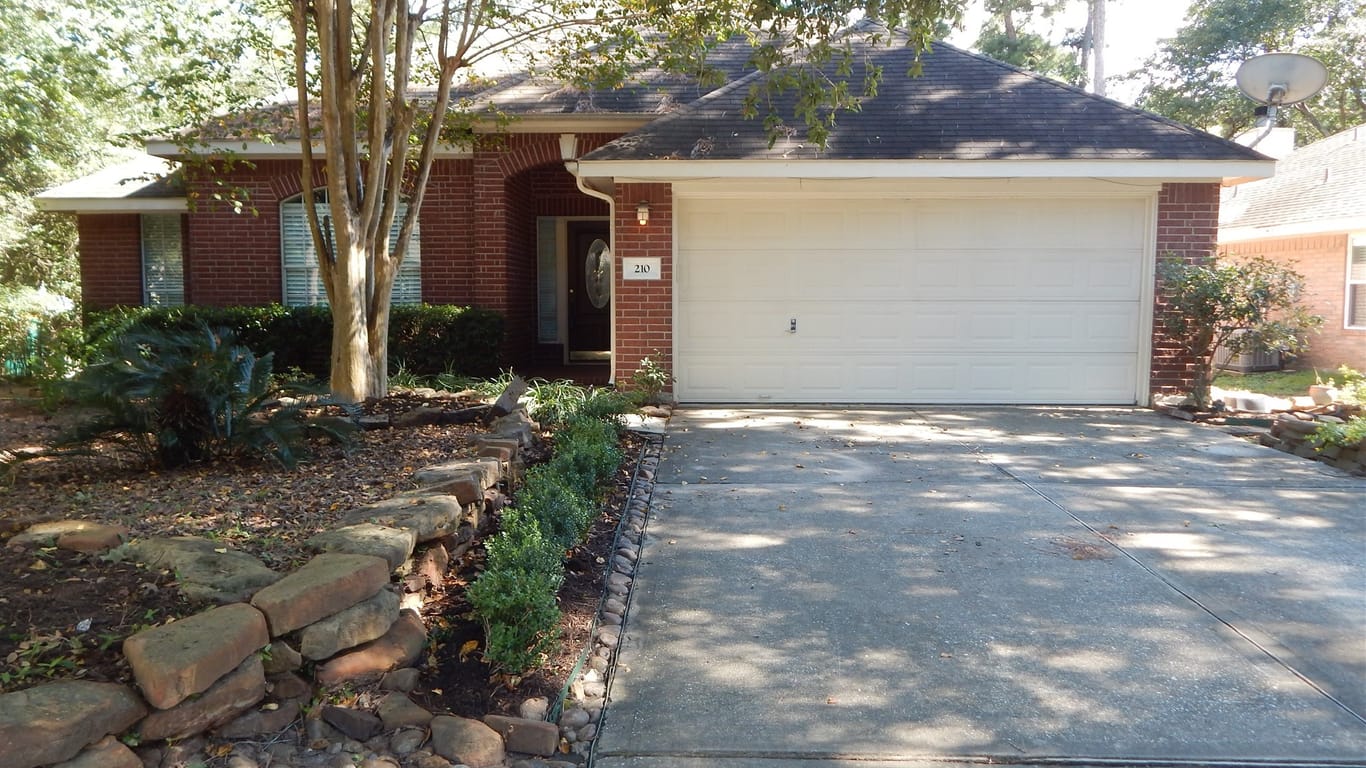 Conroe 1-story, 3-bed 210 W Russet Grove Circle-idx