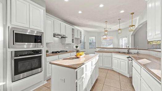 Conroe 2-story, 4-bed 3 Guinevere Place-idx