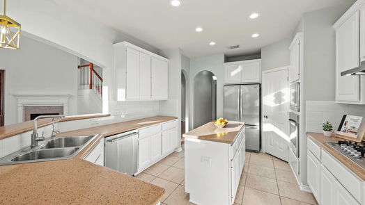 Conroe 2-story, 4-bed 3 Guinevere Place-idx