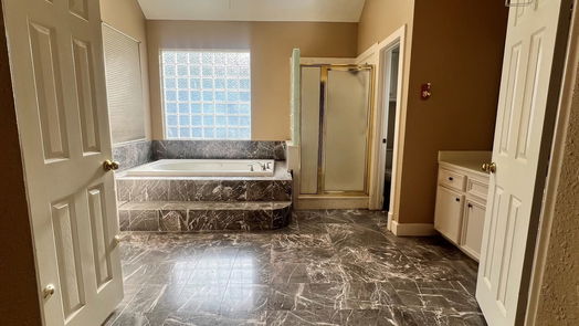 Conroe 2-story, 4-bed 2426 Carriage Lamp Lane-idx