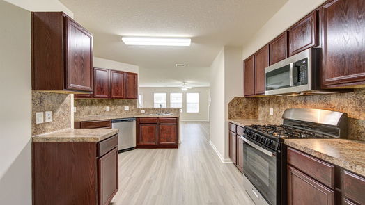 Conroe 2-story, 4-bed 16805 Northern Flicker Trail-idx