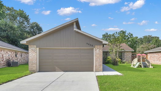 Conroe 1-story, 3-bed 9808 Wren Court-idx