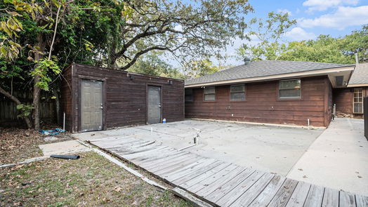 Conroe 1-story, 3-bed 628 Brook Hollow Drive-idx