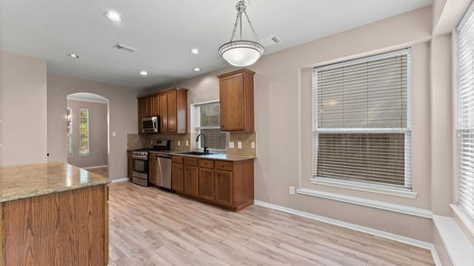 The Woodlands 2-story, 4-bed 14 Prairie Oak Drive-idx
