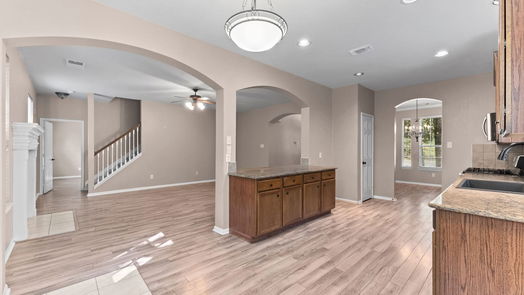 The Woodlands 2-story, 4-bed 14 Prairie Oak Drive-idx