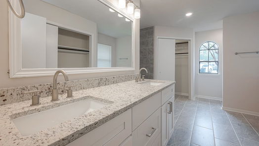 Conroe 1-story, 3-bed 415 E Little Oak Court-idx