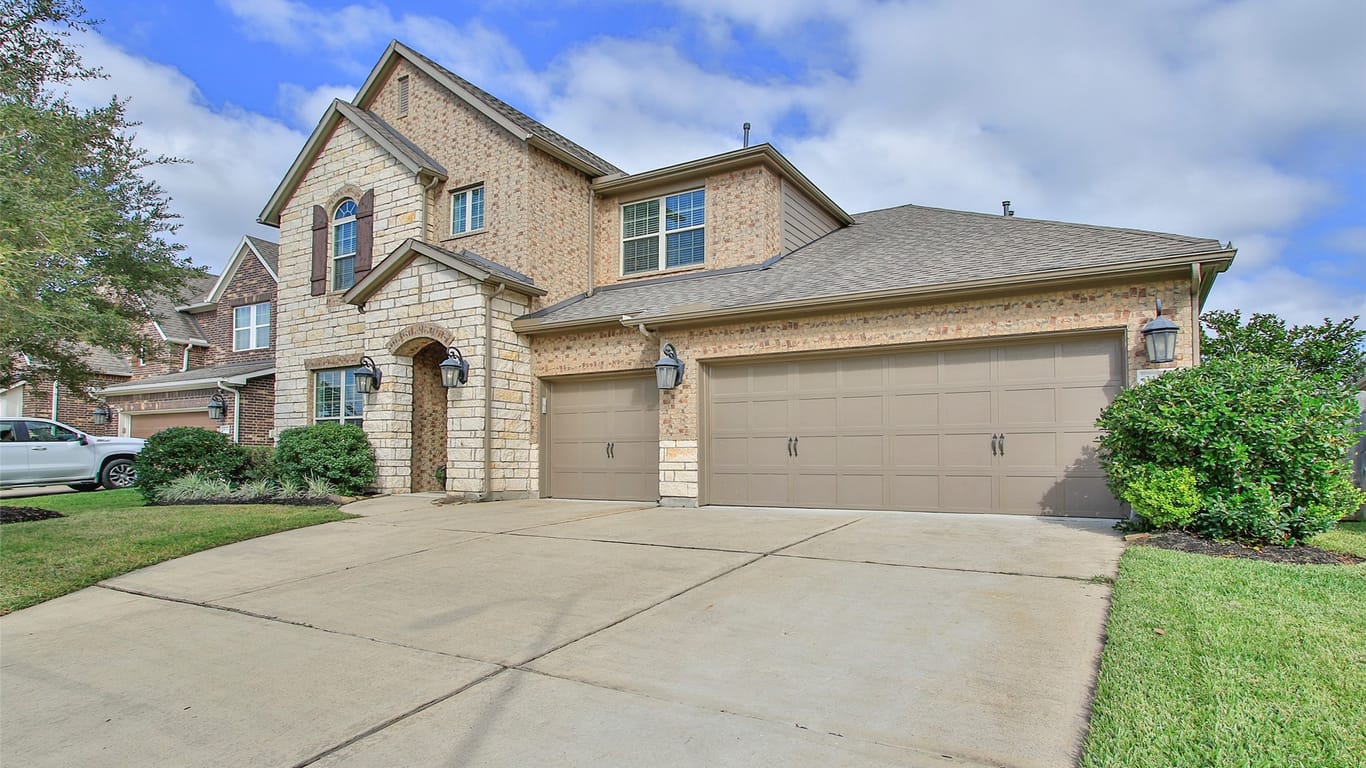 Spring 2-story, 4-bed 31771 Serrano Bluff Lane-idx