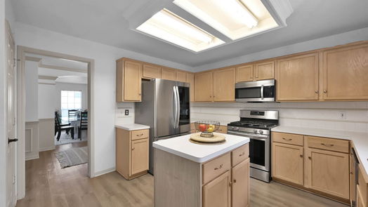 Spring 2-story, 4-bed 25619 Oakridge Forest Lane-idx