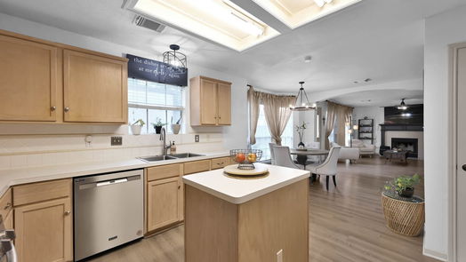 Spring 2-story, 4-bed 25619 Oakridge Forest Lane-idx