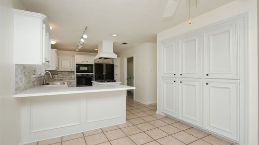 Spring 2-story, 3-bed 26615 Oak Hill Drive-idx