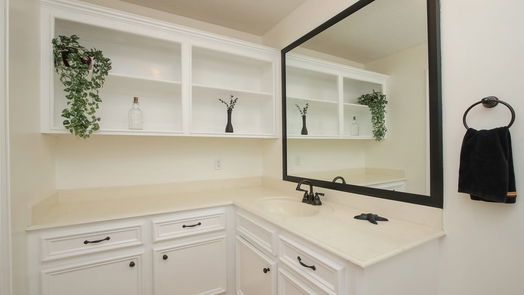 Spring 2-story, 3-bed 26615 Oak Hill Drive-idx