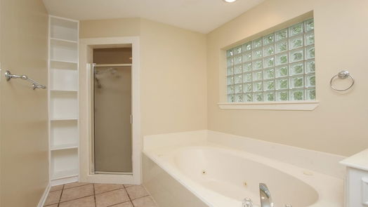 Spring 2-story, 3-bed 26615 Oak Hill Drive-idx