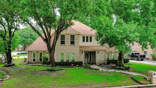 Spring 2-story, 4-bed 18326 Lake Oaks Drive-idx