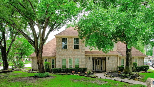 Spring 2-story, 4-bed 18326 Lake Oaks Drive-idx