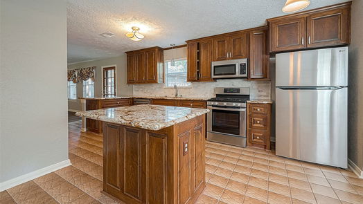 Spring 2-story, 4-bed 7818 Stonehaven Drive-idx