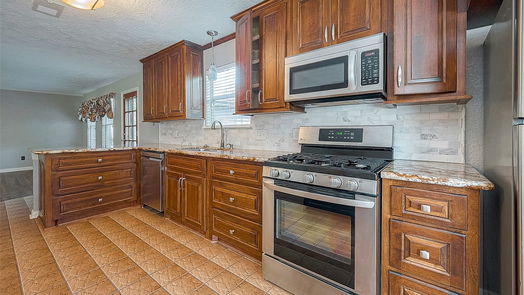 Spring 2-story, 4-bed 7818 Stonehaven Drive-idx