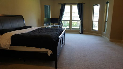 Humble 2-story, 5-bed 7431 Aurelia Mist Lane-idx