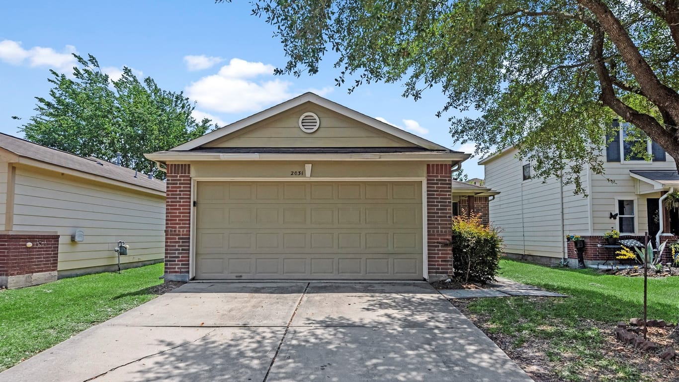 Humble 1-story, 3-bed 2031 Wooded Oaks Drive-idx