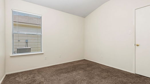 Humble 1-story, 3-bed 2031 Wooded Oaks Drive-idx