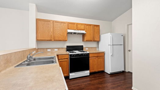 Humble 1-story, 3-bed 2031 Wooded Oaks Drive-idx