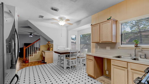 Humble 2-story, 5-bed 2915 Killdeer Lane-idx