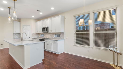 Humble 2-story, 5-bed 9730 Carina Forest Court-idx