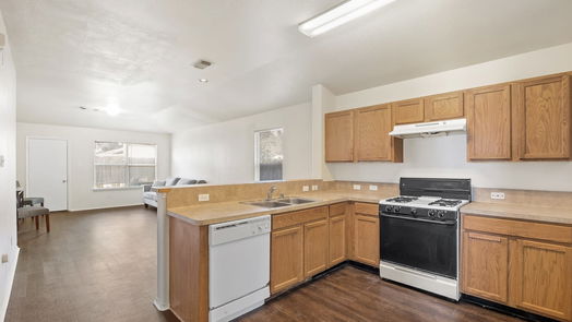 Humble 1-story, 3-bed 2031 Wooded Oaks Drive-idx