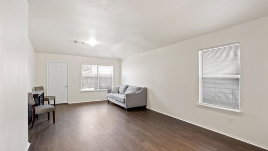 Humble 1-story, 3-bed 2031 Wooded Oaks Drive-idx