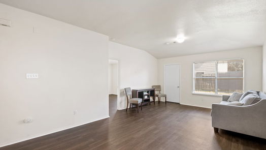 Humble 1-story, 3-bed 2031 Wooded Oaks Drive-idx