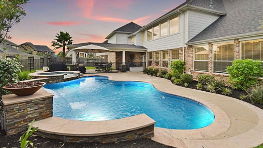 Humble 2-story, 5-bed 7810 Trinity Hills Lane-idx