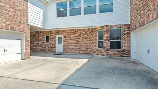 Humble 2-story, 5-bed 7810 Trinity Hills Lane-idx
