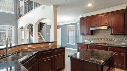 Humble 2-story, 5-bed 7810 Trinity Hills Lane-idx