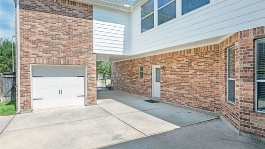 Humble 2-story, 5-bed 7810 Trinity Hills Lane-idx