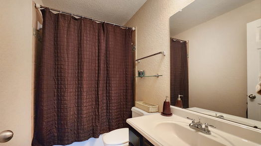 Humble 2-story, 4-bed 4503 Kenya Manor Drive-idx