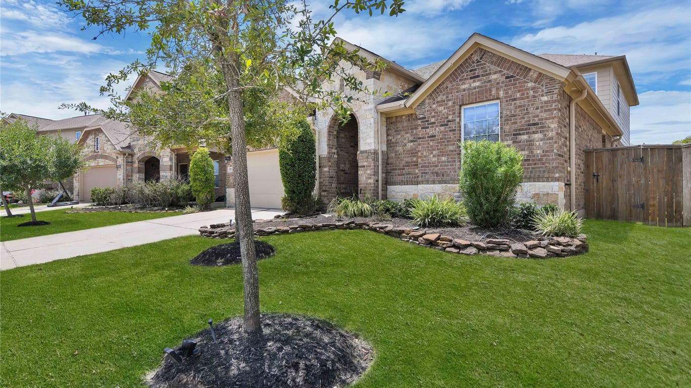 Humble 2-story, 4-bed 14711 Diane Manor Lane-idx