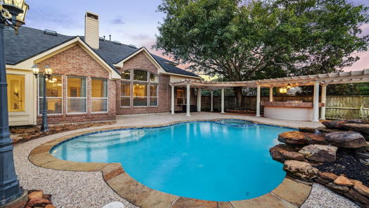 Humble 2-story, 4-bed 14731 Leighwood Creek Lane-idx