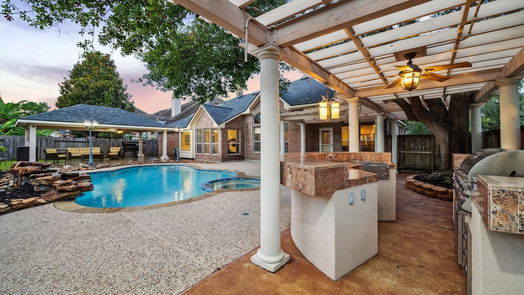 Humble 2-story, 4-bed 14731 Leighwood Creek Lane-idx