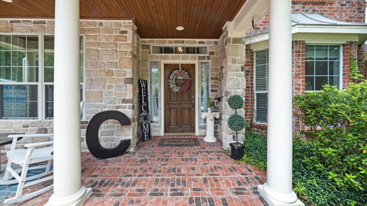 Humble 2-story, 4-bed 8106 Leighwood Creek Court-idx