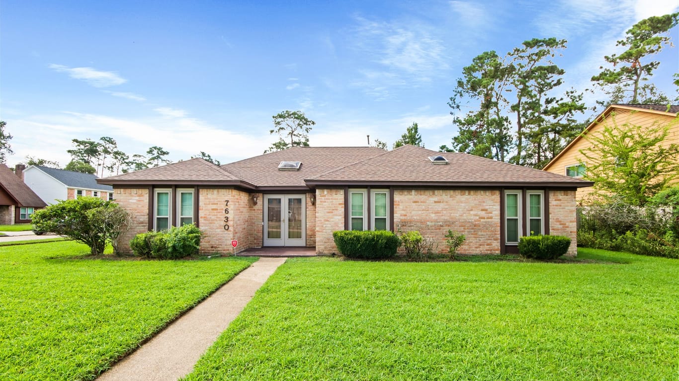 Humble 1-story, 4-bed 7630 Pin Oak Drive-idx