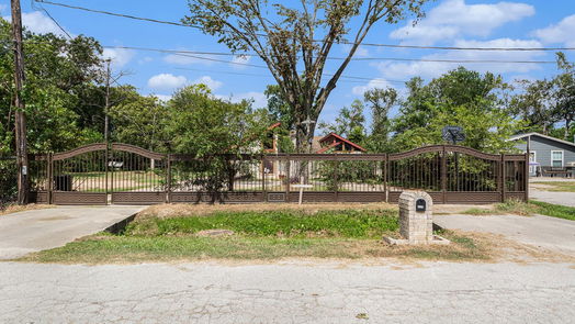 Humble null-story, 4-bed 6119 Shirley Lane-idx