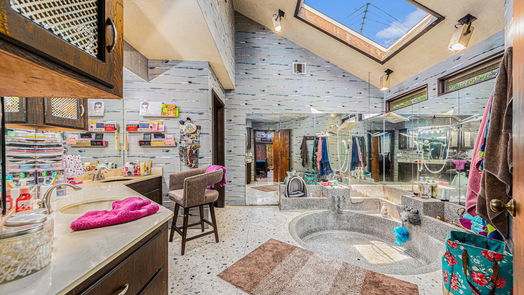 Humble null-story, 4-bed 6119 Shirley Lane-idx