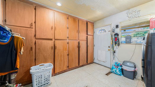 Humble null-story, 4-bed 6119 Shirley Lane-idx