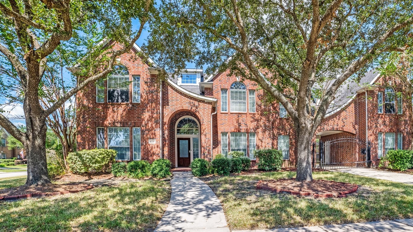 Humble 2-story, 5-bed 8603 Amy Brook Court-idx