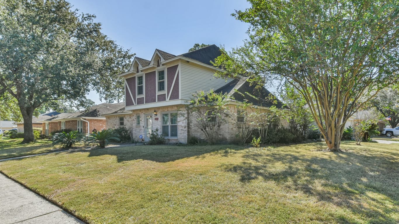 Humble 2-story, 4-bed 1602 N Hollow Drive-idx