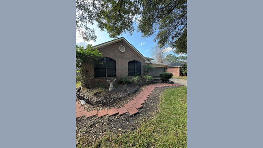 Humble null-story, 3-bed 16323 Peach Orchard Drive-idx