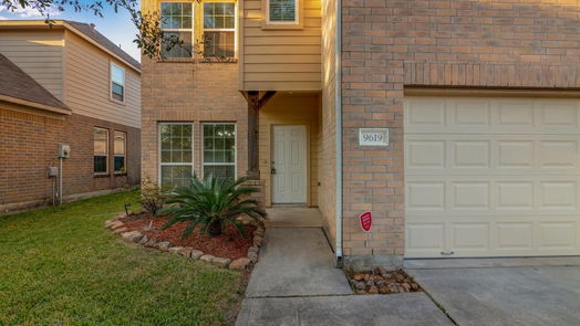 Humble 2-story, 3-bed 9619 Barr Spring Drive-idx
