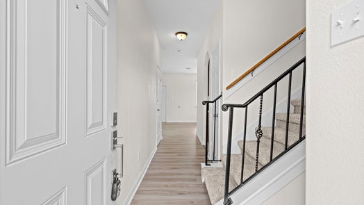 Humble 2-story, 3-bed 15111 Silhouette Ridge Drive-idx